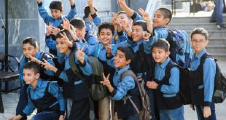 برگزاری طرح جهادی آموزش بهداشت و خودمراقبتی در مدارس شهر کرمانشاه 