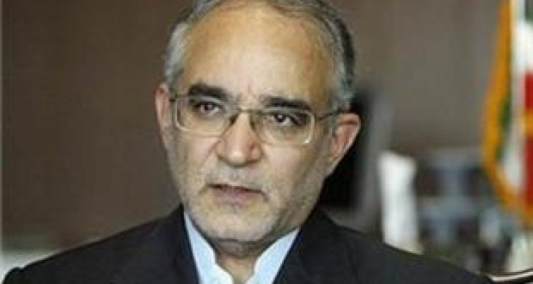  آماده مناظره و گفتگو با هر شخصی و در هر جایی درخصوص طرح کمک به زلزله زدگان هستم 