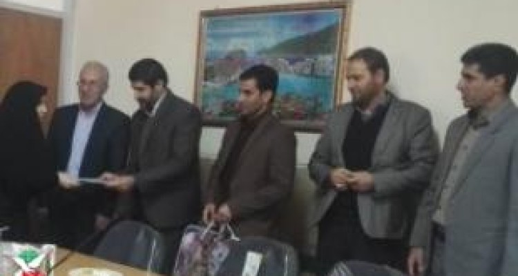 تجلیل از اولیای آموزشی مدارس شاهد اسلام آباد غرب 