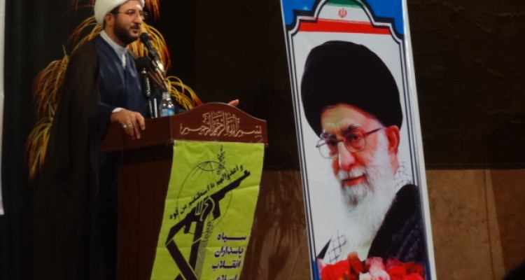 زنگ خطر فتنه دارد به گوش می رسد و مقام معظم رهبری هم در این باره متذکر شده اند