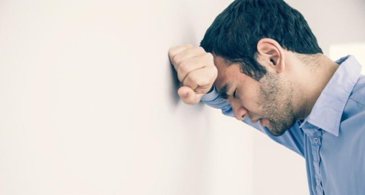 استرس چگونه و چرا موجب یبوست می‌شود