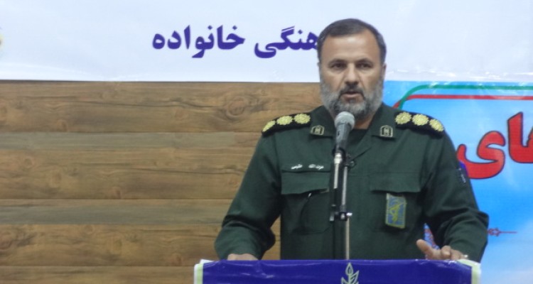 امروز چشم همه ملت به پاسداران و خانواده های آنها است