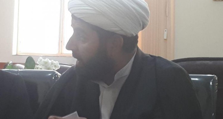 برگزاری نماز جماعت در ادارات یک معروف بزرگ است/ بی حجابی در صحنه بیداد می کند