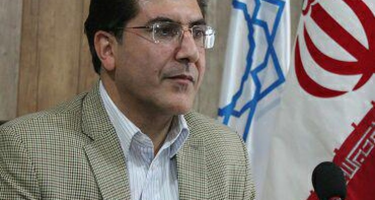 فضا سازی خیابان ها و معابر شهر صحنه به مناسبت ایام دهه فجر در حال انجام است