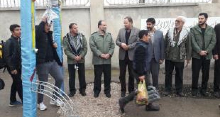 بدرقه کاروان راهیان نور دانش آموزان اسلام آباد غرب به مناطق عملیاتی جنوب کشور + تصاویر 