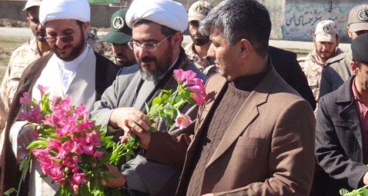 مزار شهدای روستای گاوکل علیا غبار روبی و عطر افشانی شد 