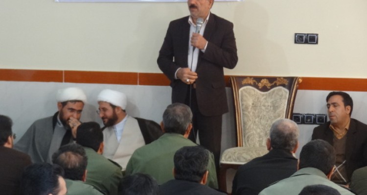  انقلاب اسلامی یک گوهر گرانبها می باشد