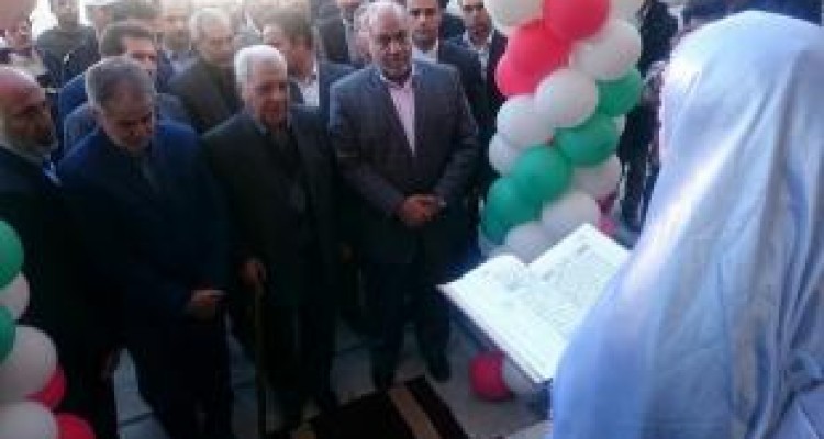 دبیرستان ۱۲ کلاسه محله بازرگانی به بهره برداری رسید 