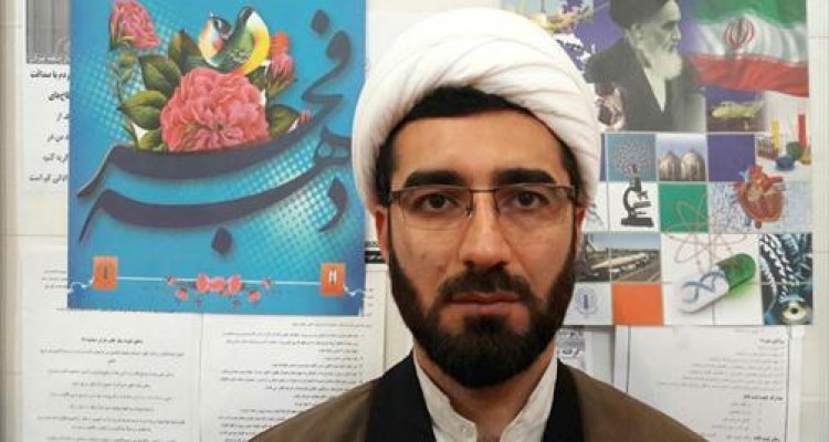  اگر تابع ولی فقیه نباشیم زیر دست و پای استکبار «له» می شویم 