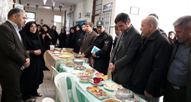  جشنواره غذای سالم در دینور برگزار شد