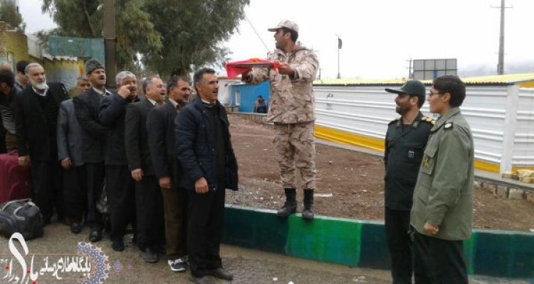 اعزام دومین کاروان خانواده های ایثارگران سرپل ذهاب به آستان قدس رضوی در قالب طرح معسرین 