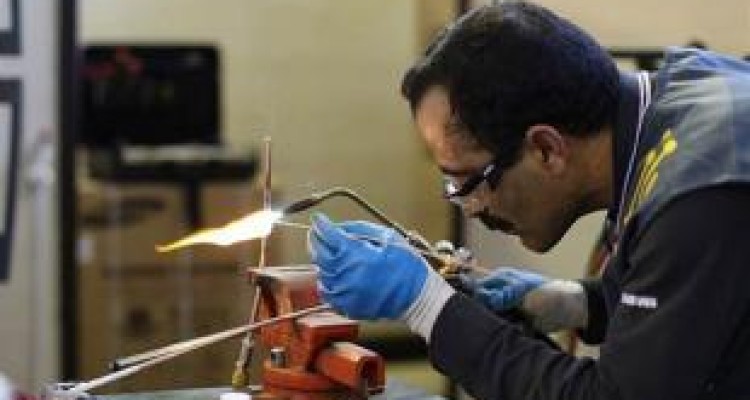 تجهیز و بروزسانی کارگاه‌های اتوماتیک فنی و حرفه ای استان کرمانشاه 