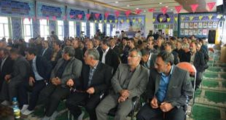 مراسم تجلیل از پیشکسوتان عرصه جهاد و شهادت در کرمانشاه برگزار شد 