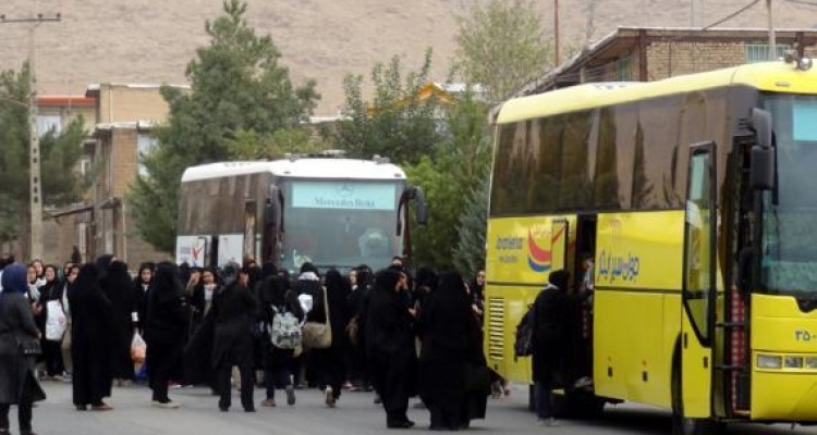 	150 نفر از دانش آموزان دختر شهرستان صحنه به مناطق عملیاتی جنوب کشور اعزام شدند 