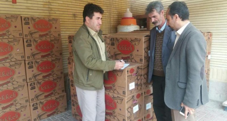   مقدار 34تن برنج سهمیه ای  وارد شهرستان صحنه گردیده است + تصویر