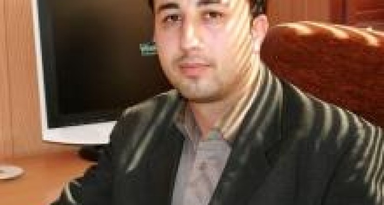 دفن بهداشتی لاشه های مرغ رها شده در حاشیه رودخانه گاماسیاب 