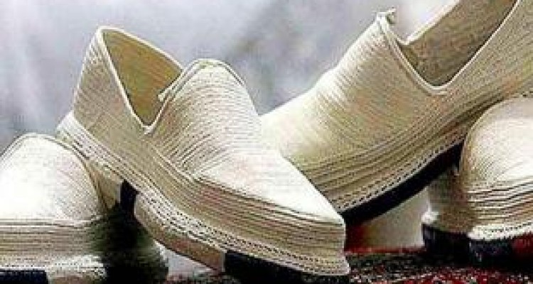 هنوز مصوبه بیمه هنرمندان صنایع دستی اجرایی نشده است 