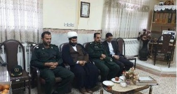 کار معلم در مرتبه اول تربیت انسان است