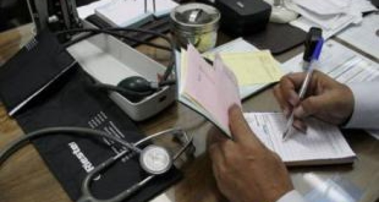 پزشکان از ویزیت گروهی بیماران اجتناب کنند 