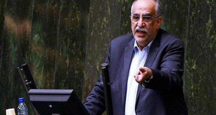 طرح «استیضاح وزیر اقتصاد» با ۹۰ امضا تقدیم هیات رئیسه شد 