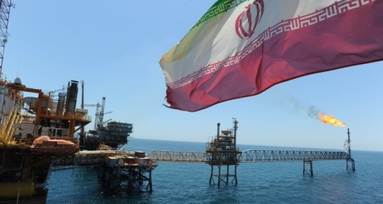 واشنگتن معافیت از تحریم‎های نفتی ایران را بررسی می‎کند