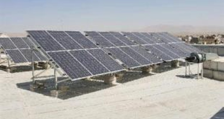 ارائه آموزش احداث نیروگاه خورشیدی به مددجویان اسلام‌آبادی 