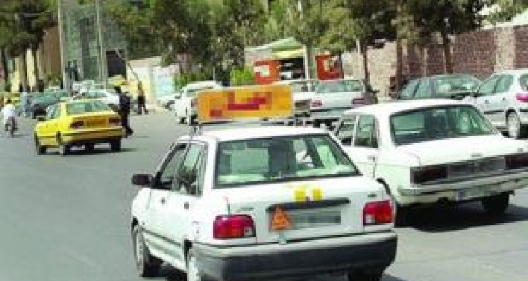 "تخته گاز" آموزشگاه‌ها روی حقوق مربیان آموزش رانندگی 