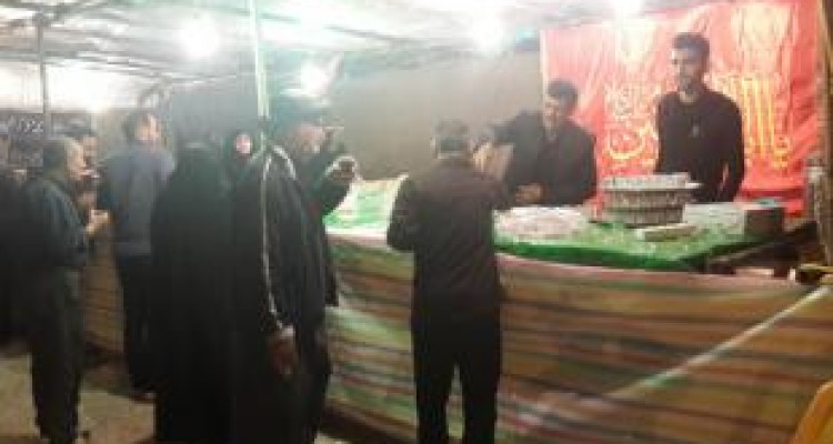 تصاویری از خدمت رسانی به زوار اربعین حسینی در موکب های اسلام آبادغرب 