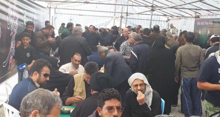 پذیرایی موکب علی بن ابیطالب شهرستان صحنه به زائران اربعین حسینی