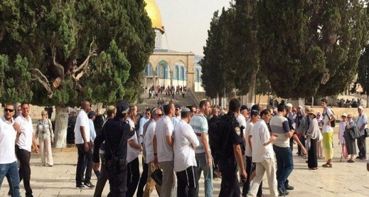 تعرض شهرک‌نشینان صهیونیست به مسجدالاقصی
