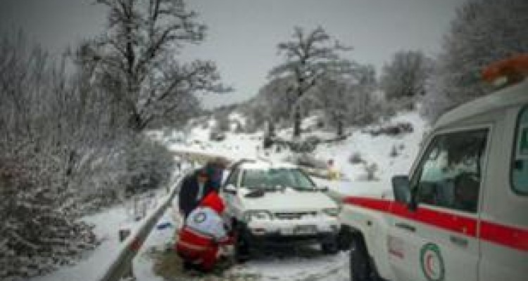  امدادرسانی به ۱۶۰۰ خودروی گرفتار در برف و کولاک 