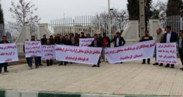 اعتراض پیمانکاران مناطق زلزله زده از بی تدبیری ها/ چه کسی خانه خراب شده ما را تعمیر می کند! 