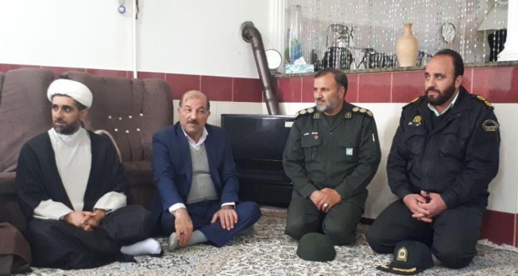  جمعی از مسئولین شهرستان صحنه با  نایب قهرمان کشتی کشور دیدار کردند