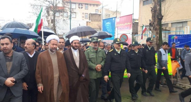 راهپیمایی باشکوه 22 بهمن در صحنه برگزار شد / پرچم آمریکا به آتش کشیده شد 