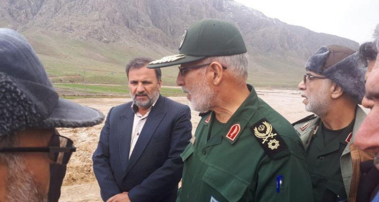 بازدید فرماندهان ارشد سپاه از پل روستای علی آباد شهرستان صحنه
