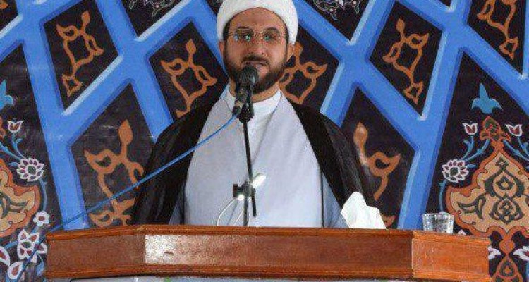  نگاه امام جمعه یک نگاه پدرانه است 