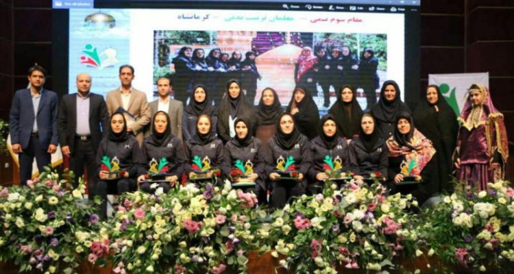 معلم دینوری مقام اول عملی کشوری دبیران تربیت بدنی را ازآن خود کرد
