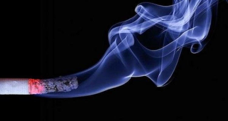 سیگار کشیدن می تواند موجب بروز درد شدید پا شود