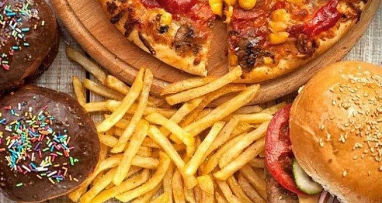 خراش فست‌فودها روی سلامت جسم و روح