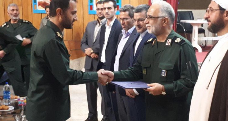 مراسم تکریم و معارفه فرمانده ناحیه مقاومت بسیج سپاه شهرستان صحنه برگزار شد