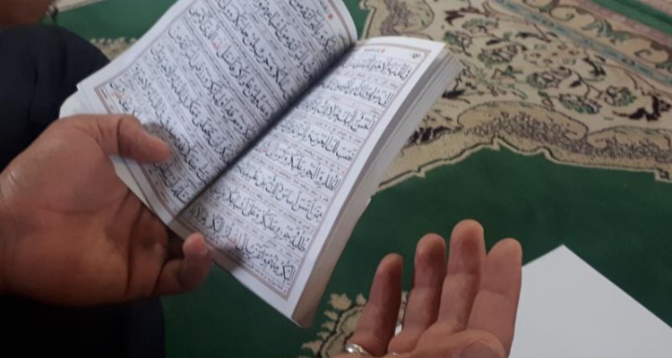 مراسم پرفیض زیارت عاشورا در صحنه برگزار شد