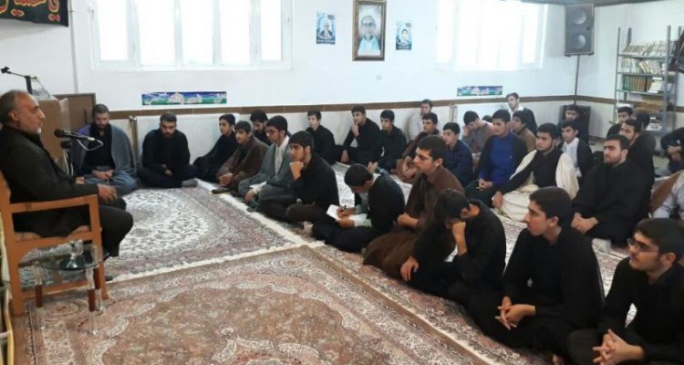 شهدا جان دادند تا ما تسلیم ننگ و ذلّت سلطه دشمنان نشویم