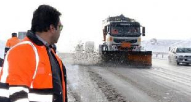 فعالیت ۴۸ راهدارخانه در طرح زمستانی راهداری در کرمانشاه 