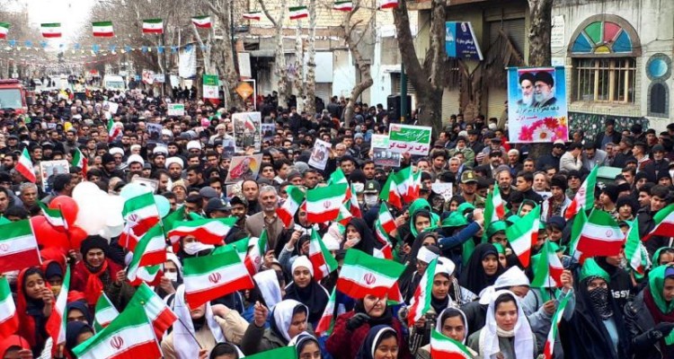 	راهپیمایی باشکوه 22 بهمن در صحنه برگزار شد / پرچم آمریکا به آتش کشیده شد 