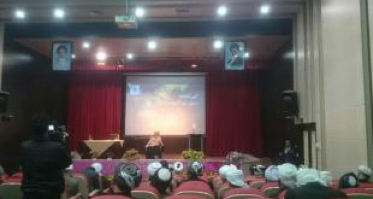 روحانیون وظیفه خطیری در آگاه‌سازی جامعه دارند/ تلاش دشمن برای ایجاد تفرقه در بین مسلمانان 