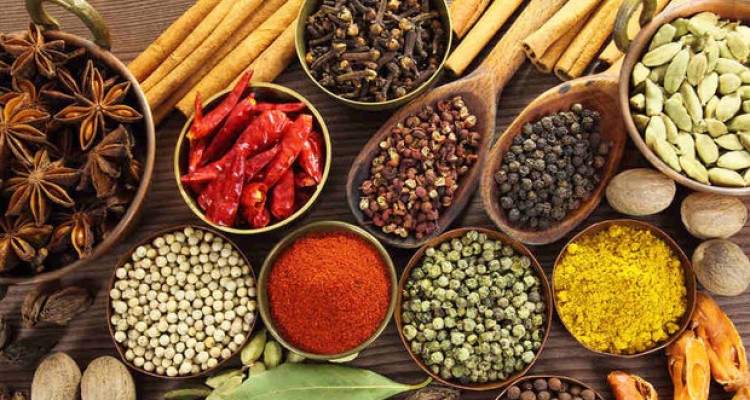 تاثیر افزودن ادویه ها به وعده غذایی در کاهش التهاب