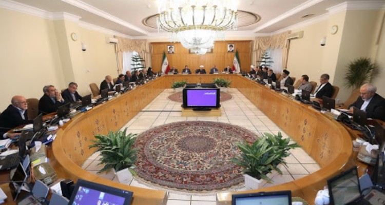 سوءمدیریت دولت تکمیل کننده پازل دشمن برای افزایش فشار بر مردم است