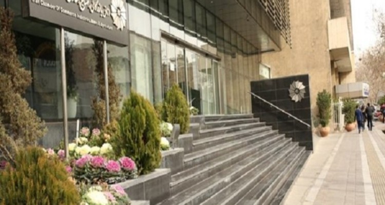  منتخبان اتاق‌ بازرگانی بخشی از پازل چیده شده دولتی‌ها هستند/ افراد برای استفاده از رانت دنبال تصاحب صندلی‌های اتاق‌اند