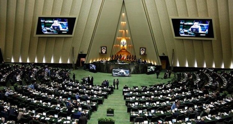 شعار «مرگ بر آمریکا» در مجلس طنین انداز شد