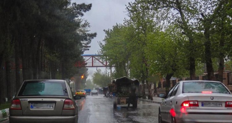 آماده باش نیروهای خدمات شهری صحنه در پی شروع بارش ها 